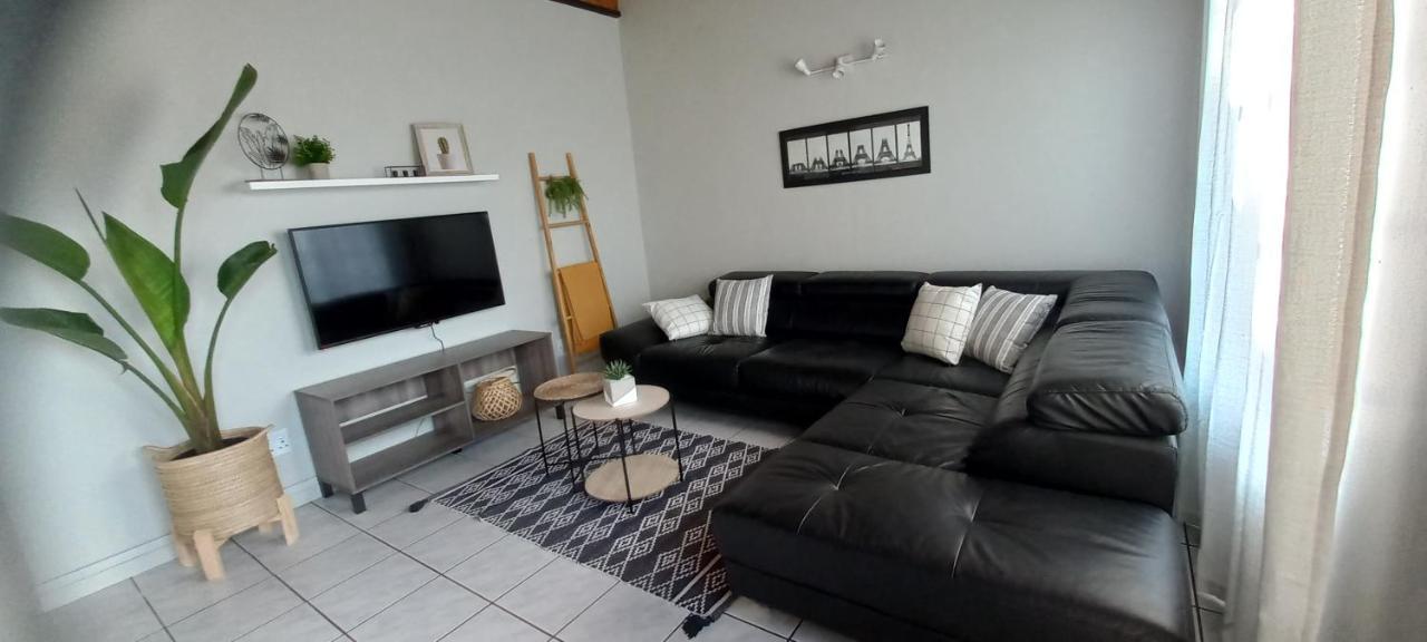 Hotel Mucha Airbnb Walvis Bay Exteriér fotografie